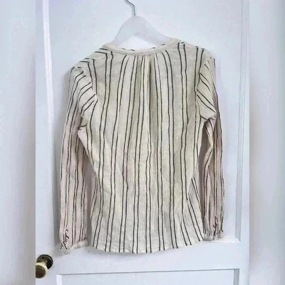 Lucky Brand Artisan Popover
Lightweight Striped Long Sleeve
Blouse With Buttons - Picture 6 of 6